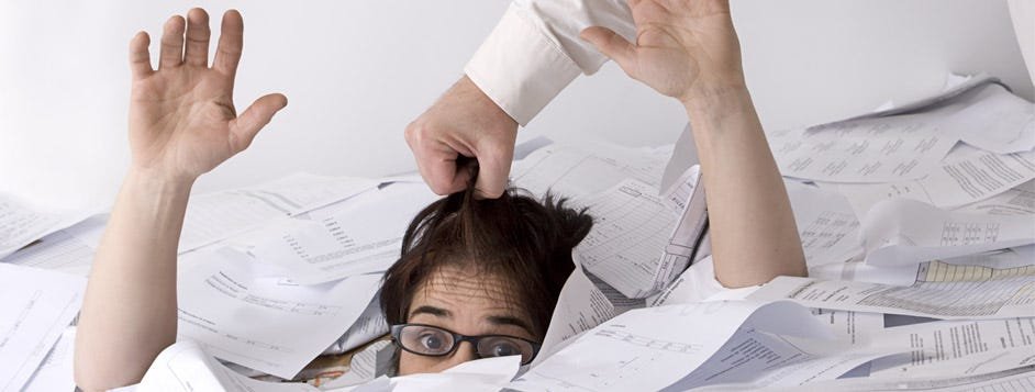 أعراض الاحتراق النفسي (متلازمة Burnout) | احذر من 7 علامات التعب النفسي يكشفها د. طلعت حكيم 1 أعراض الاحتراق النفسي