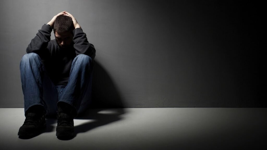 الفرق بين الاحتراق النفسي والاكتئاب: 7 علامات فارقة يكشفها د. طلعت حكيم 2 الفرق بين الاحتراق النفسي والاكتئاب