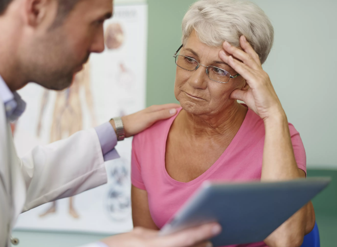 خدمات الدعم النفسي لمتلازمة الألم المزمن: 3 حلول بسيطة لكسر حلقة الألم والقلق 2 خدمات الدعم النفسي لمتلازمة الألم المزمن