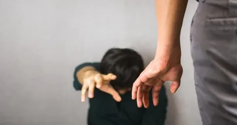 كيف اتخلص من اضطرابات الشخصية الاعتمادية؟ 9 خطوات فعالة نحو الاستقلالية العاطفية | د. طلعت حكيم 2 كيف اتخلص من اضطرابات الشخصية الاعتمادية